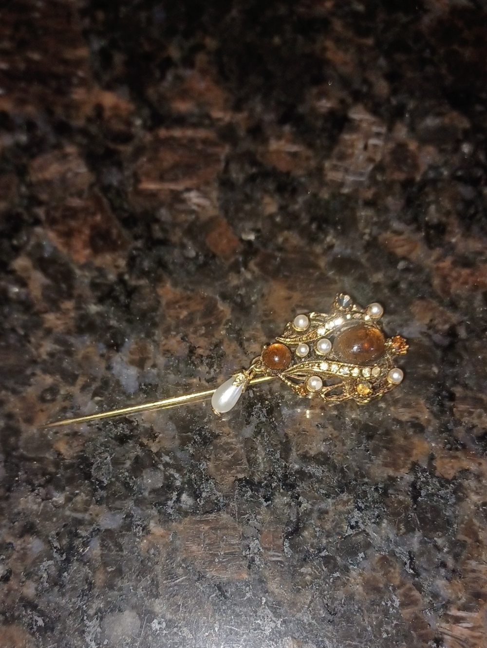 Vintage-Inspired Gold Pearl and Amber Stick Pin